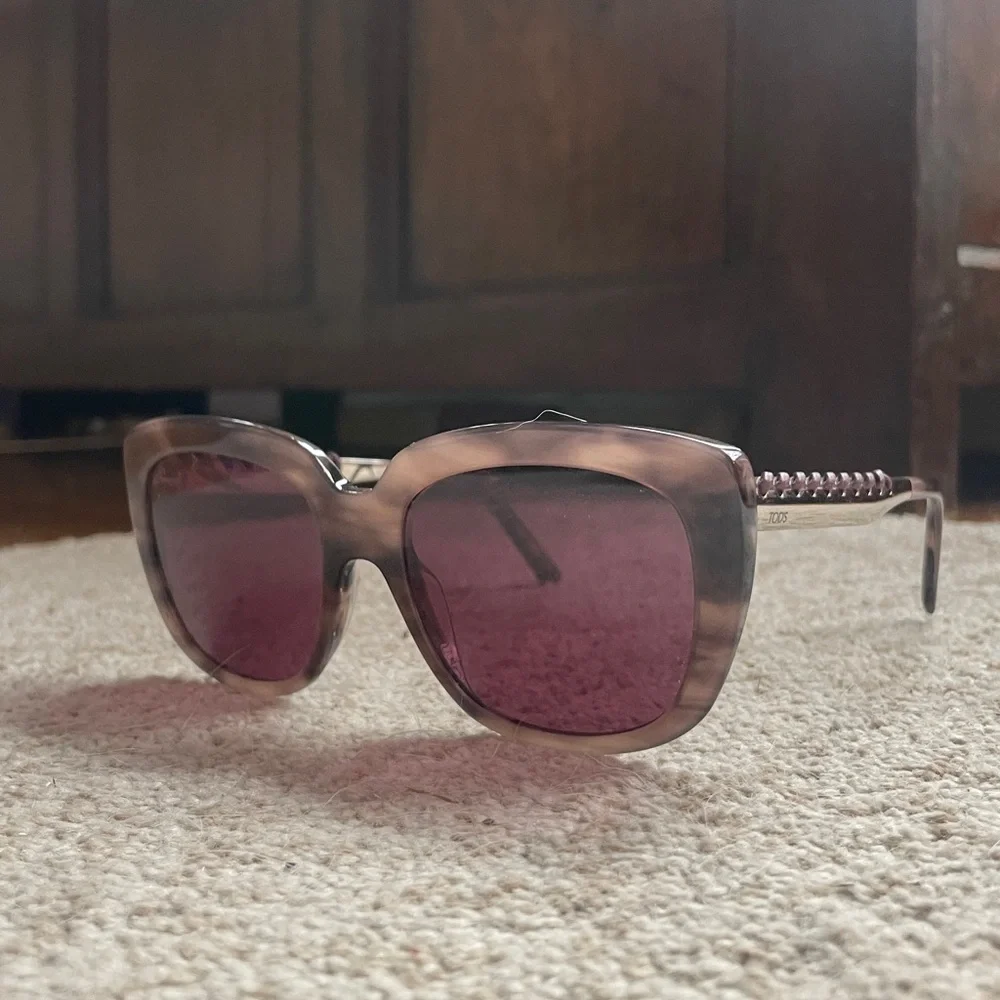 TOD’S NWOT SUNGLASSES - Picture 5 of 7